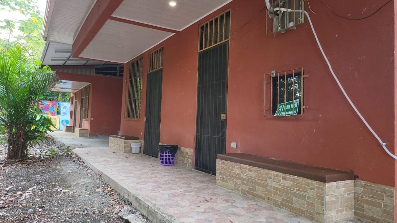 Hostel Manuel Antonio Park Jungle Eksteriør billede