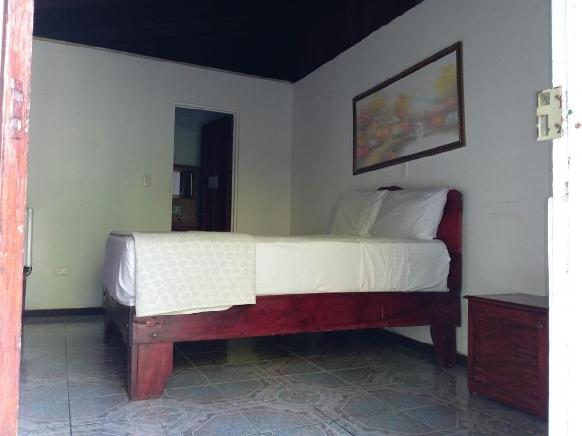 Hostel Manuel Antonio Park Jungle Eksteriør billede